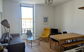 Beau 3 Pieces Climatise Vue Canal Idealement Situe Centre Ville